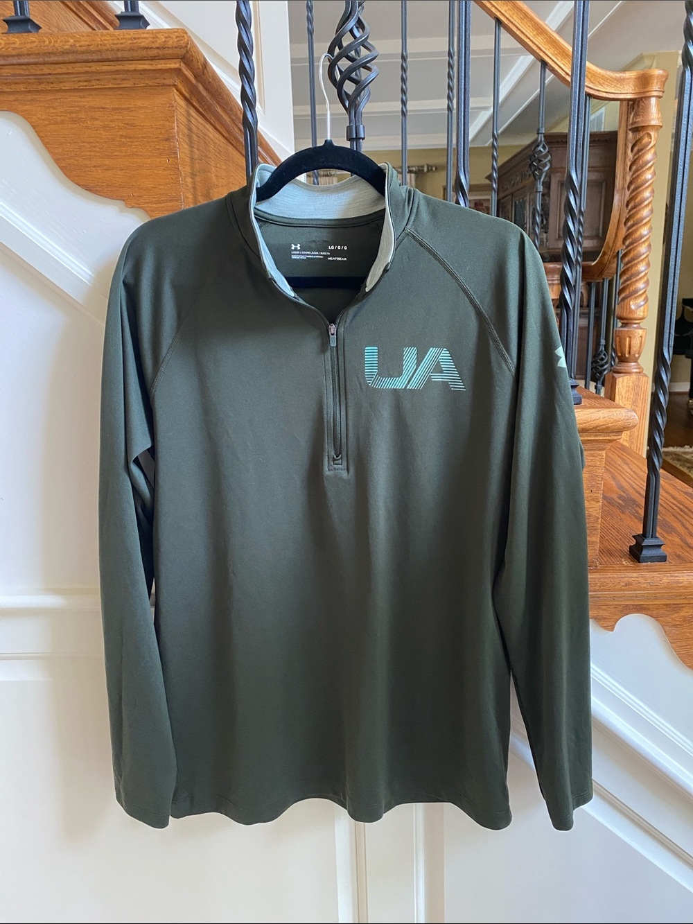 UNDER ARMOUR Shirt